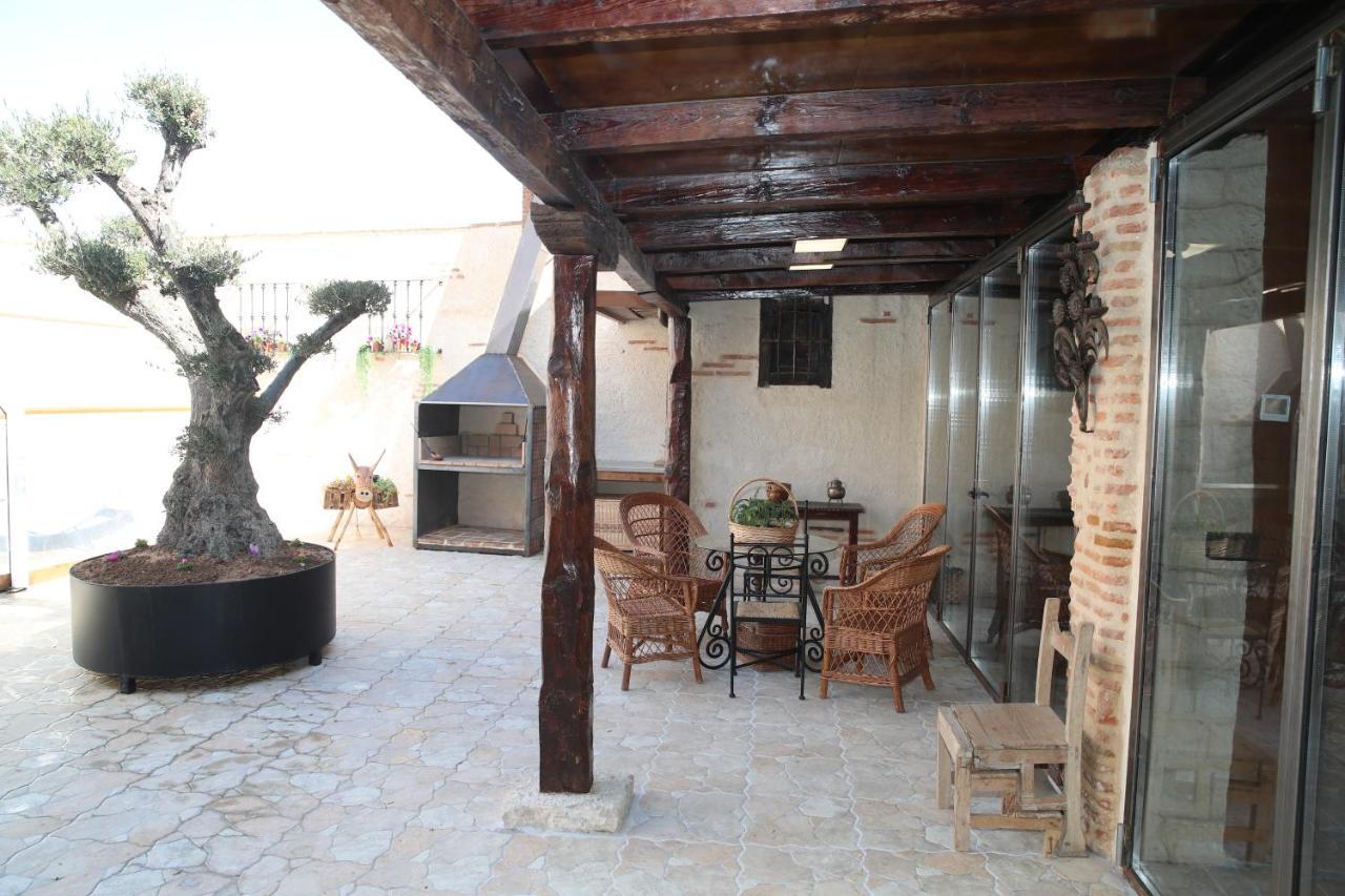 Casa Ruina Guest House Nava del Rey Exterior foto