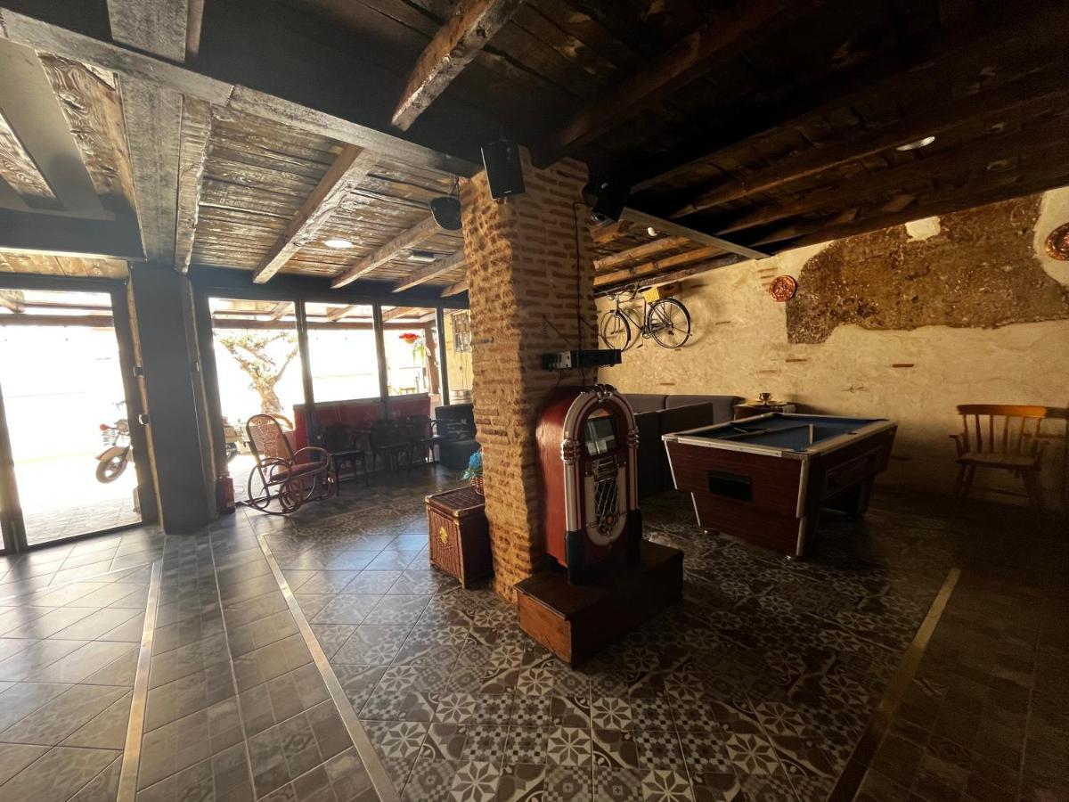 Casa Ruina Guest House Nava del Rey Exterior foto
